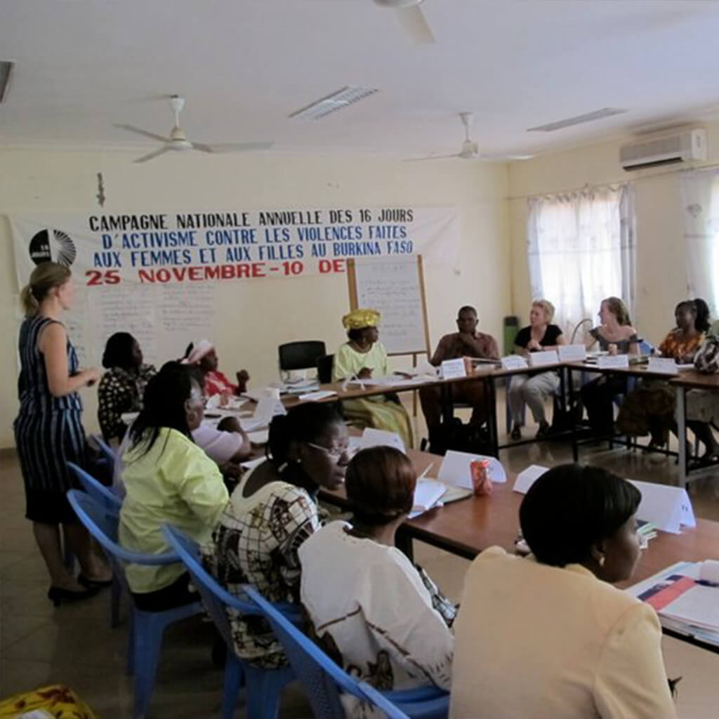 24_2013_BURKINA_FASO_LUTTE_CONTRE_VIOLENCE_FEMMES_FILLES